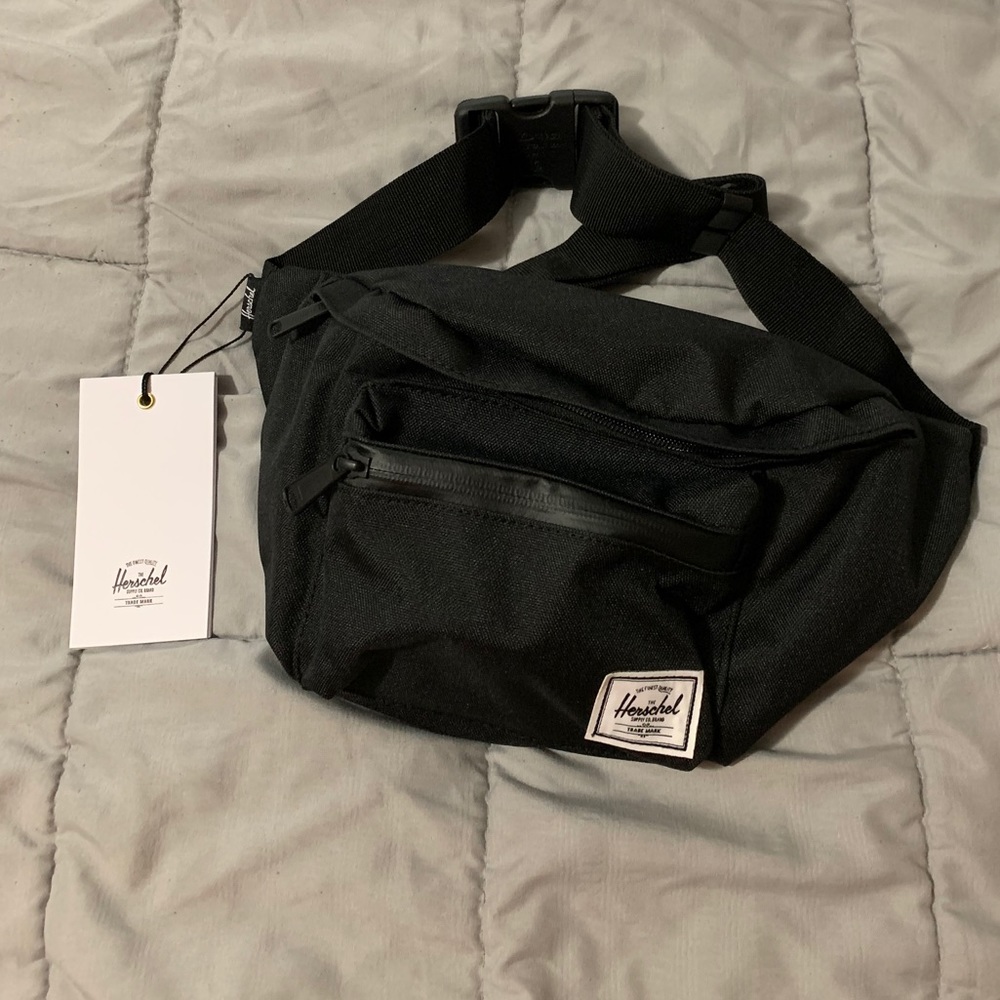 NWT Herschel Seventeen Hip Pack